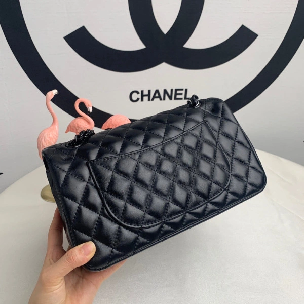 Comfortable CHANEL FLAP BAG 400 - Image 8