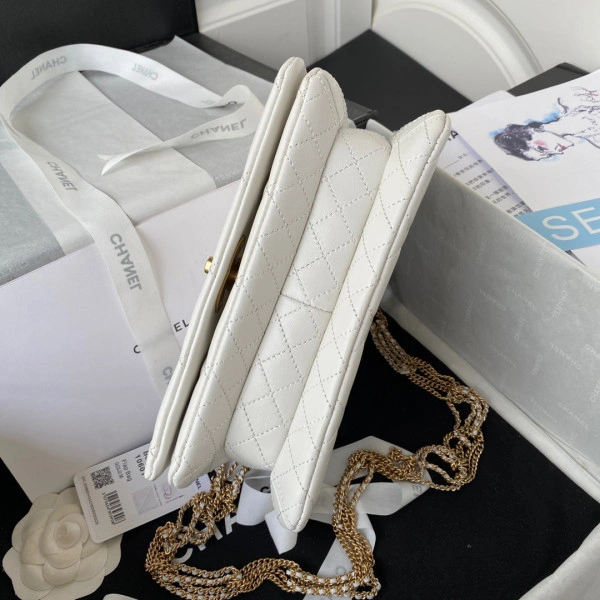 Fashionable CHANEL SMALL FLAP BAG 434 - Image 5