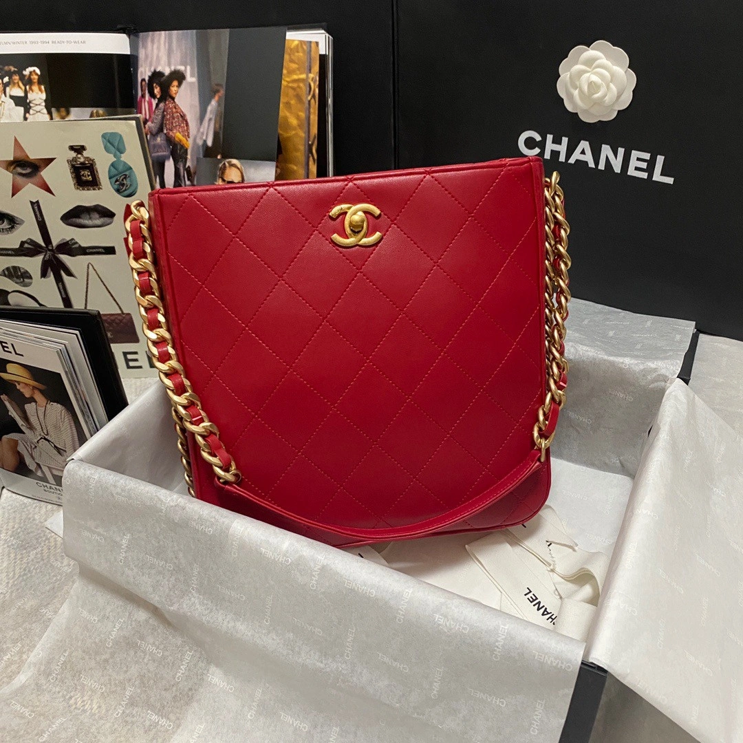 CHANEL HIPPIE BAG SportInspired 240