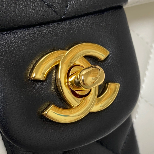 ModernLook CHANEL CHANELASSIC HANDBAG 611 - Image 7