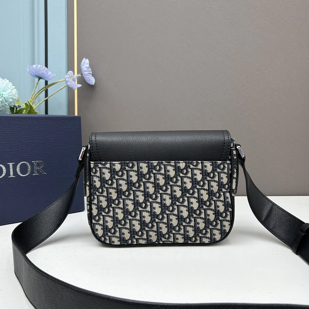 Affordable 1325 Christian Dior AAA Man Messenger Bags - Image 3