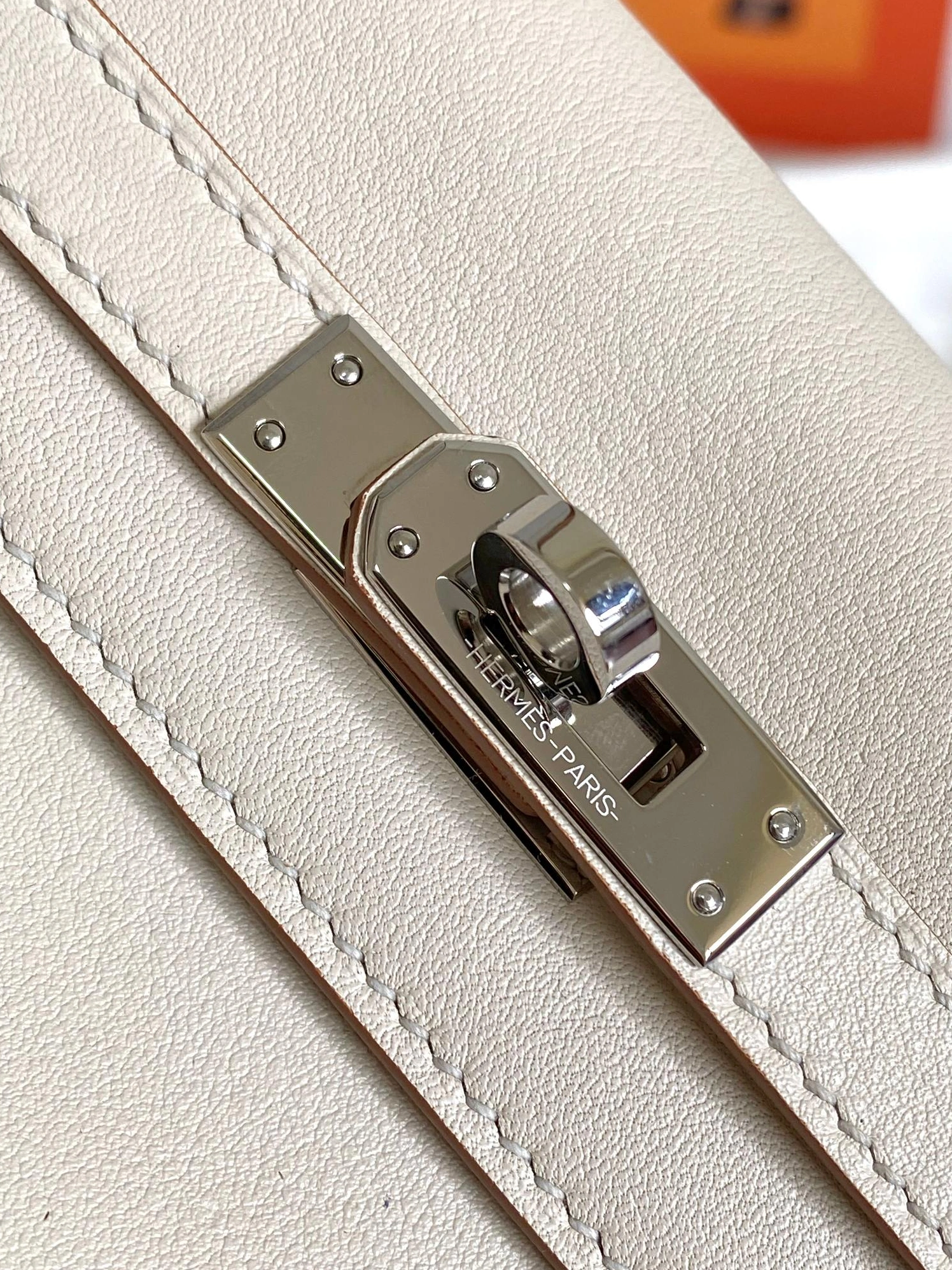 Affordable 1477 Hermes AAA Quality Belt Bags For Women - Image 3