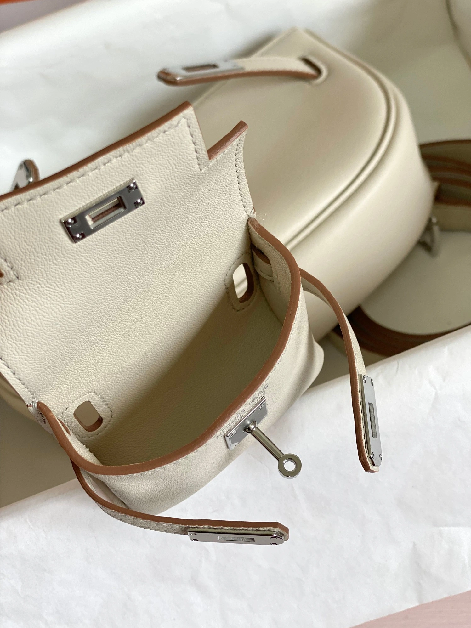 Affordable 1477 Hermes AAA Quality Belt Bags For Women - Image 7