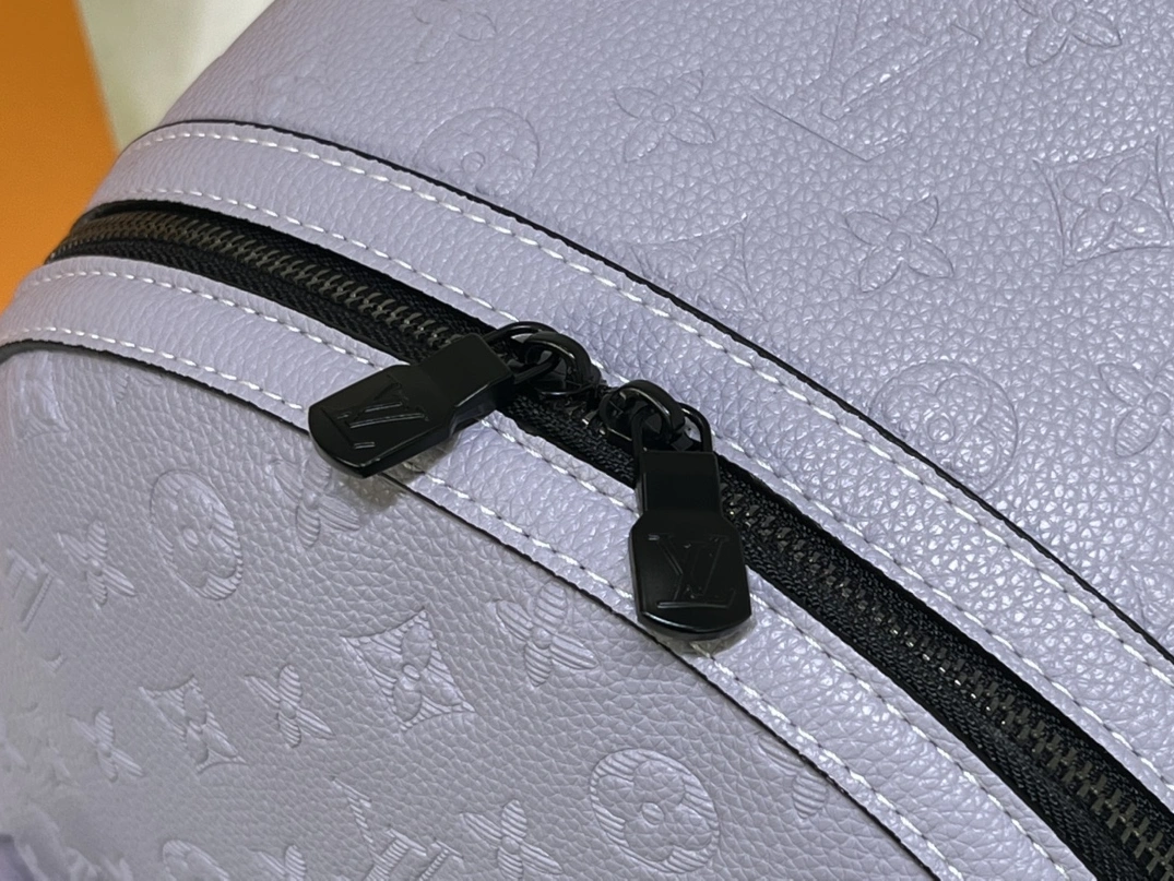 Affordable 7574 Louis Vuitton AAA Quality Backpacks For Unisex - Image 3