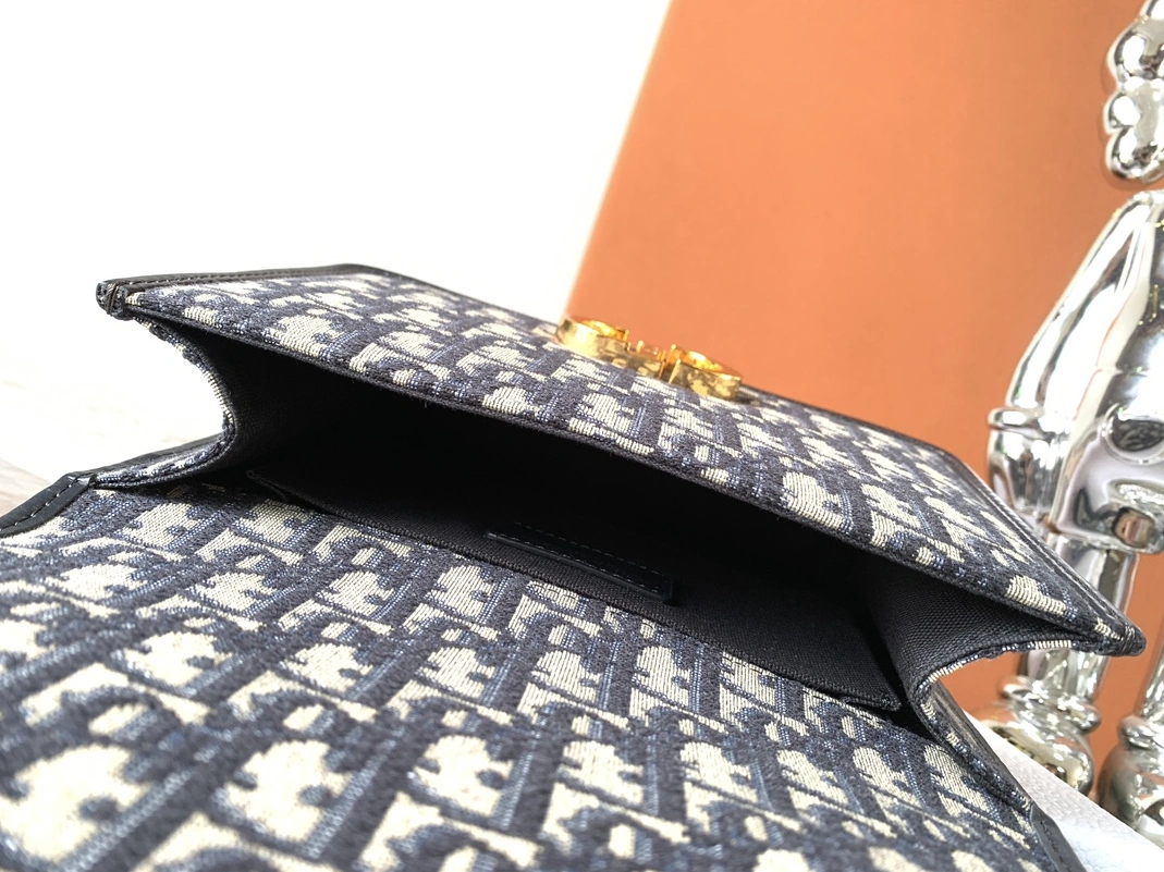 BestValue 7669 Christian Dior AAA Quality Messenger Bags For Women - Image 8