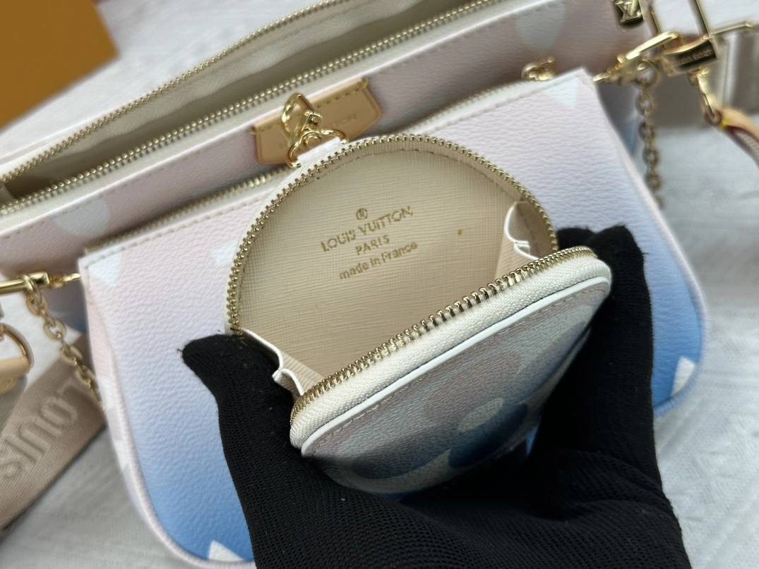 Bold 5370 Louis Vuitton AAA Quality Messenger Bags For Women - Image 7