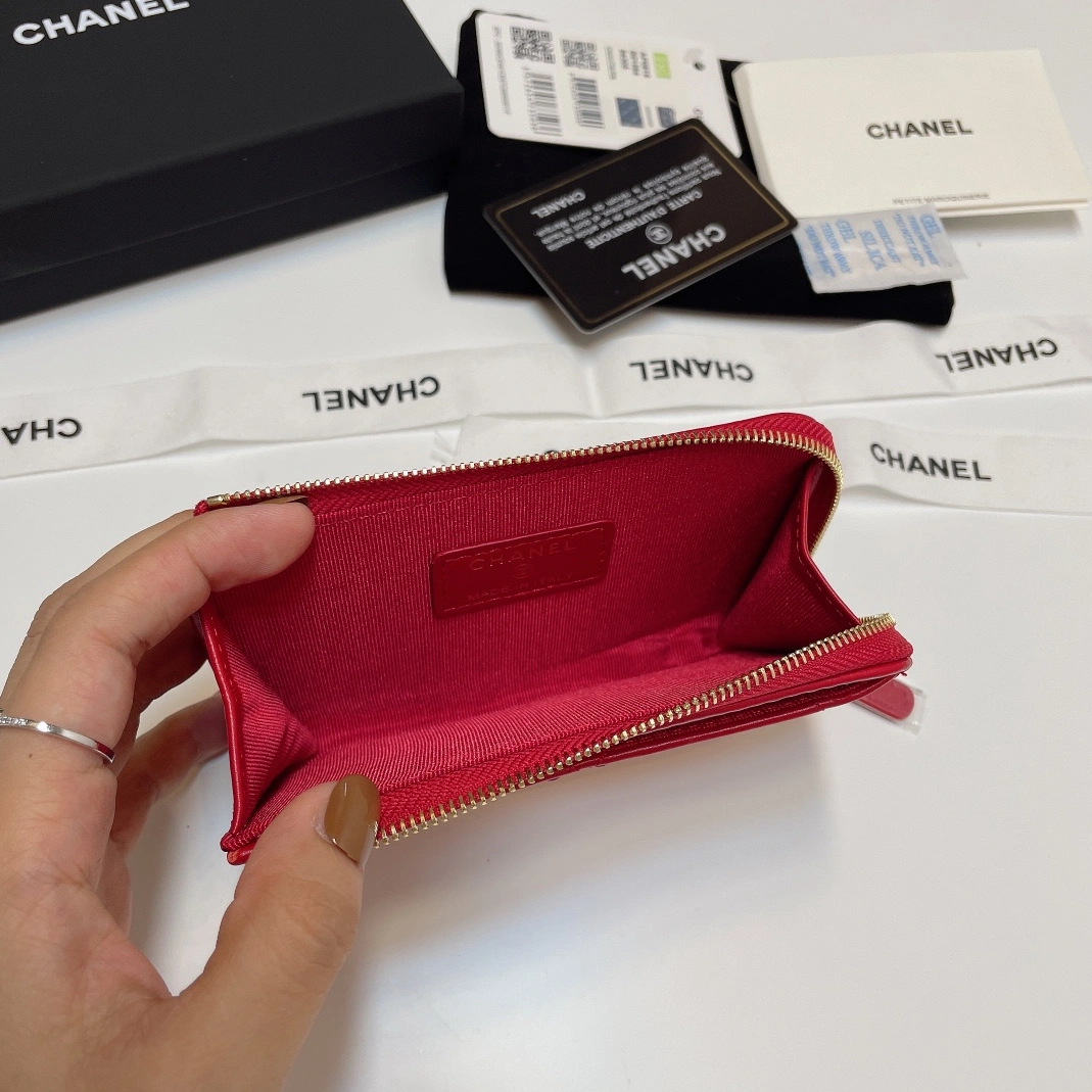 Bold 5625 Chanel Card Case - Image 7