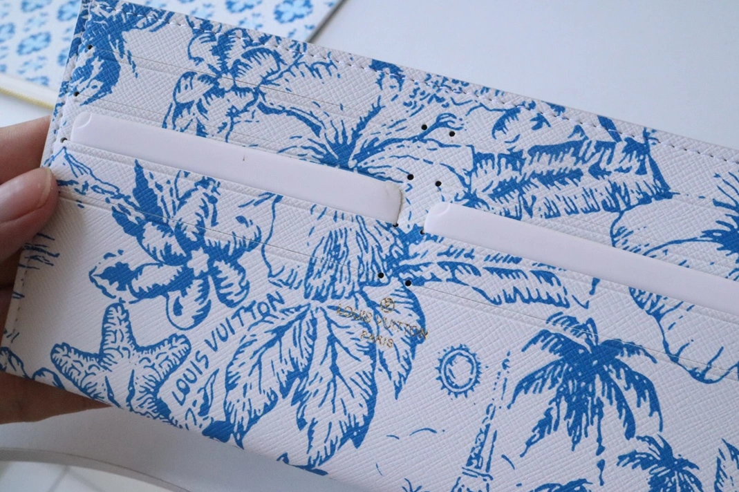 Bold 9146 Louis Vuitton AAA Quality Wallets For Women - Image 3