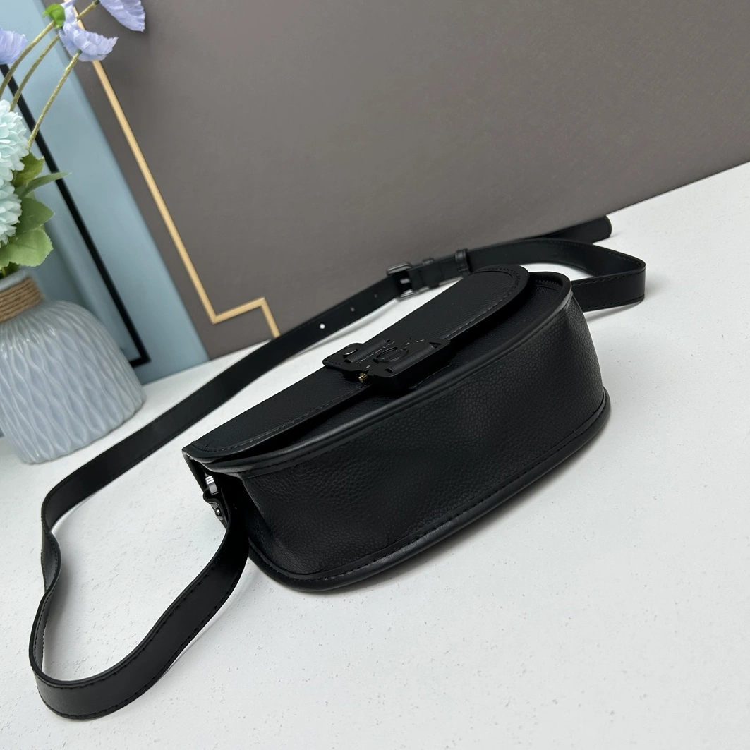 Breathable 6690 Christian Dior AAA Quality Messenger Bags For Unisex - Image 5