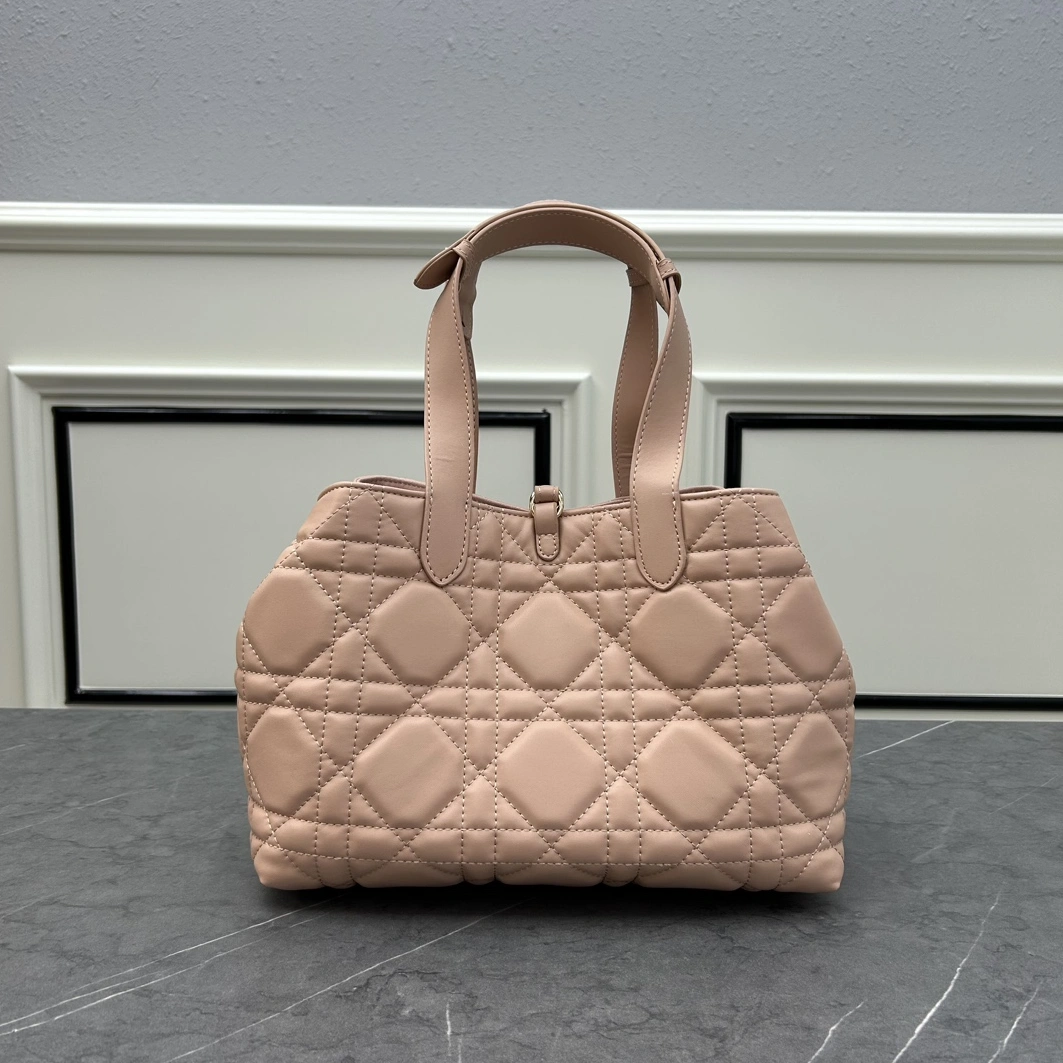 Breathable 8117 Christian Dior AAA Quality Handbags For Women - Image 3