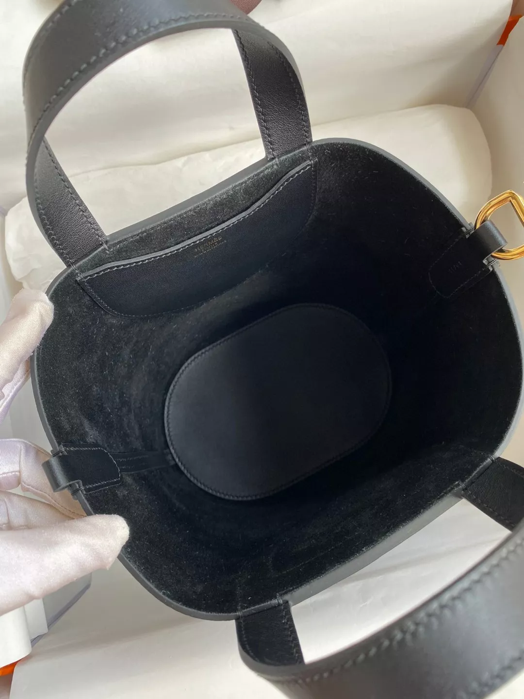 Breathable 8668 Hermes AAA Quality Handbags In Gold For Women - Image 5