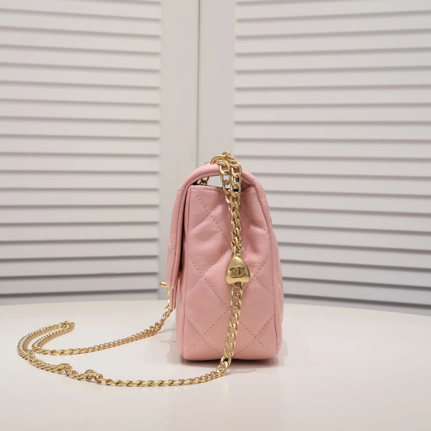 Chanel AAA Quality Messenger Bags For Women Minimalist 465