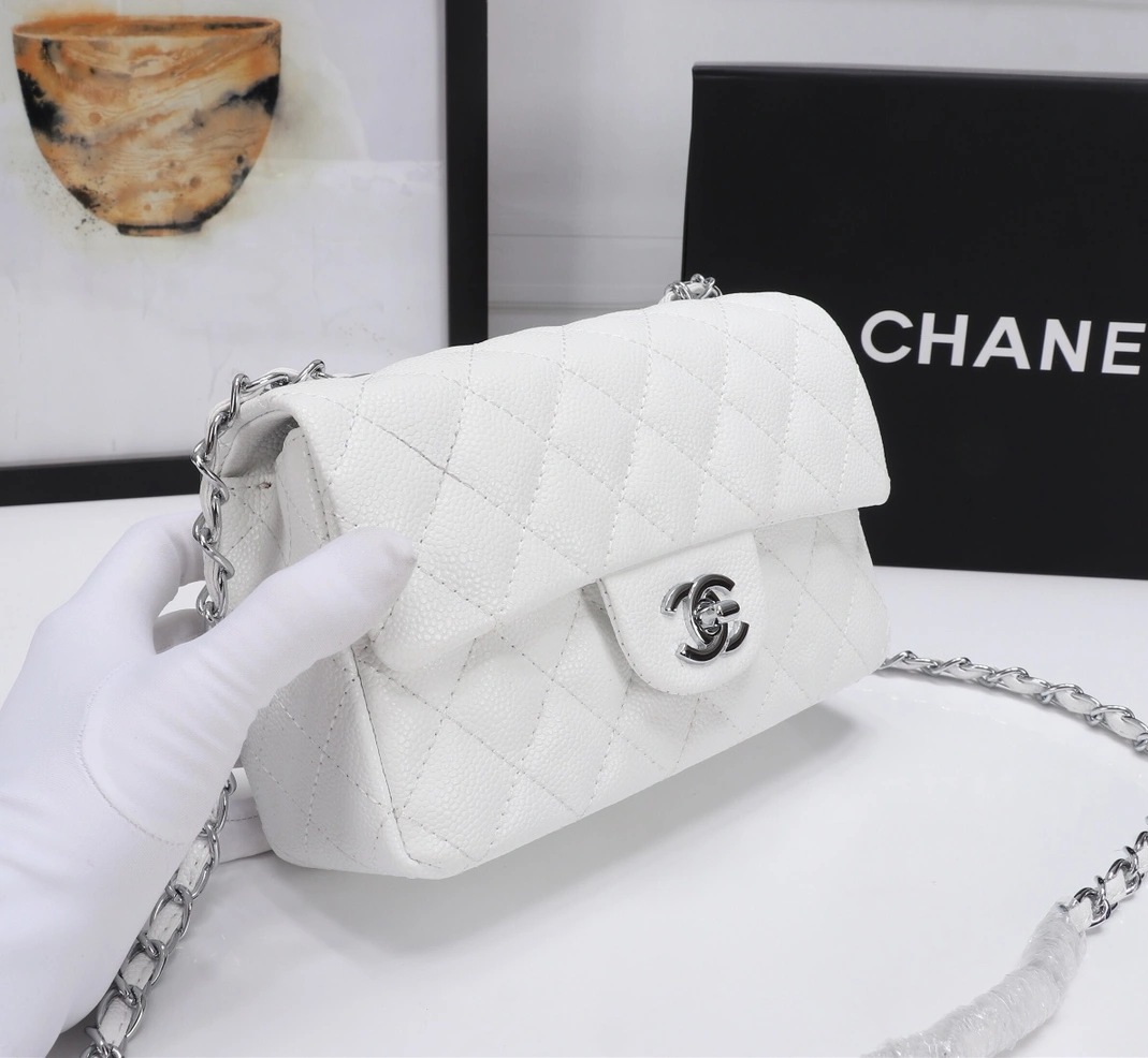 Chanel AAA Quality Messenger Bags For Women Stylish 6026