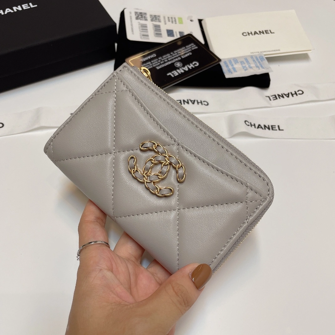 Chanel Card Case Comfortable 4037