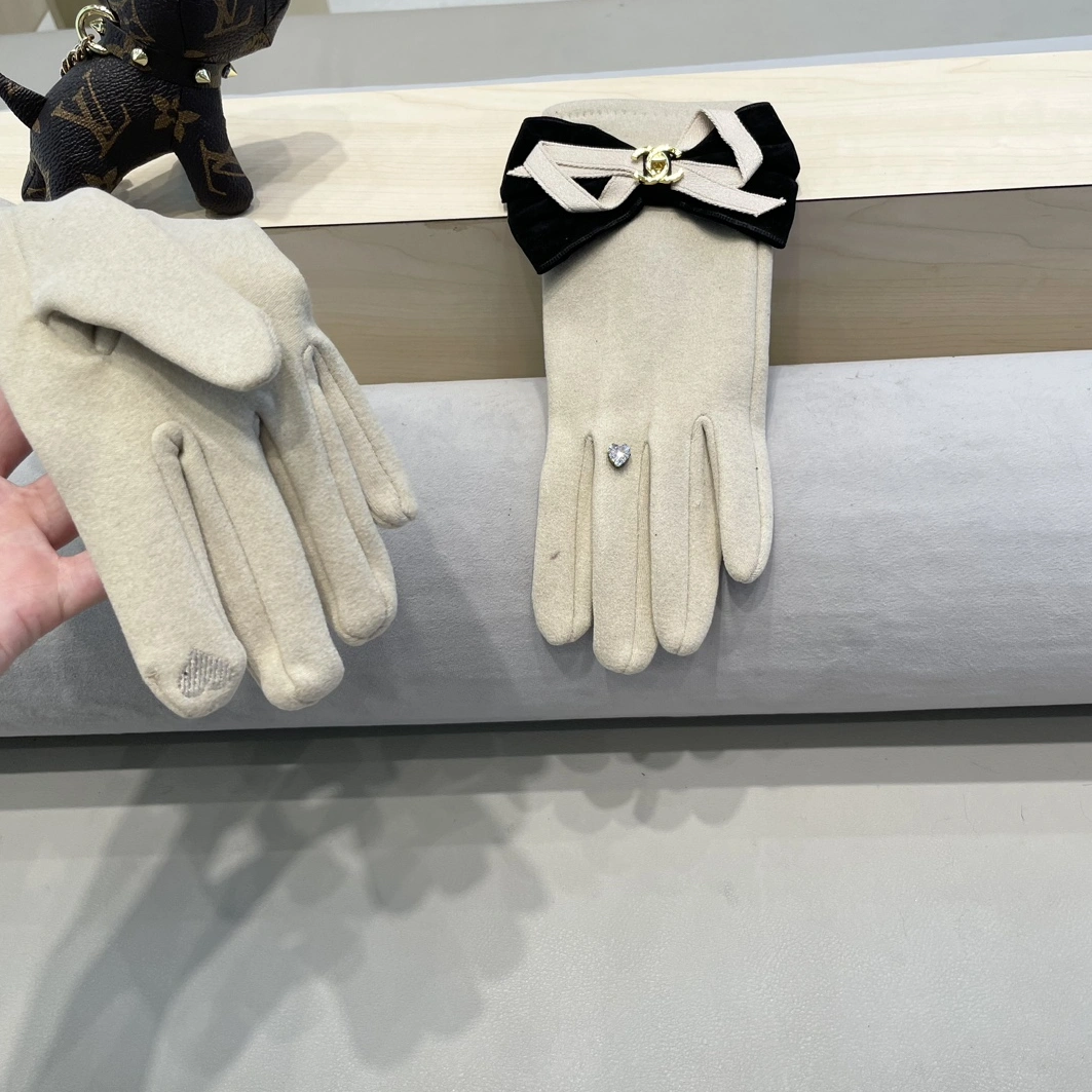 Chanel Gloves Cozy 522 - Image 4