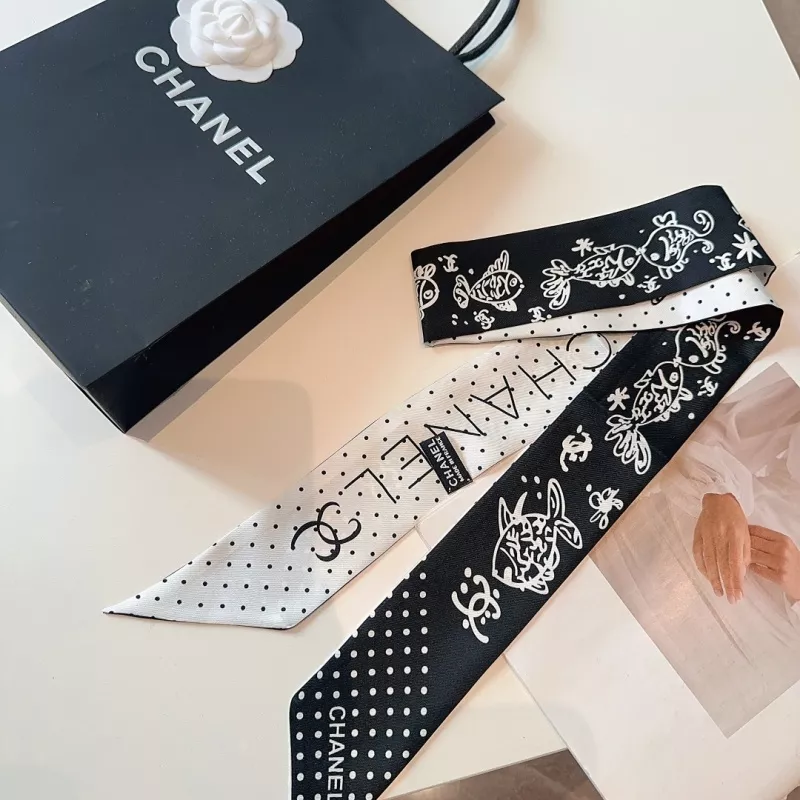 Chanel Silk Scarf Bold 8267 - Image 6