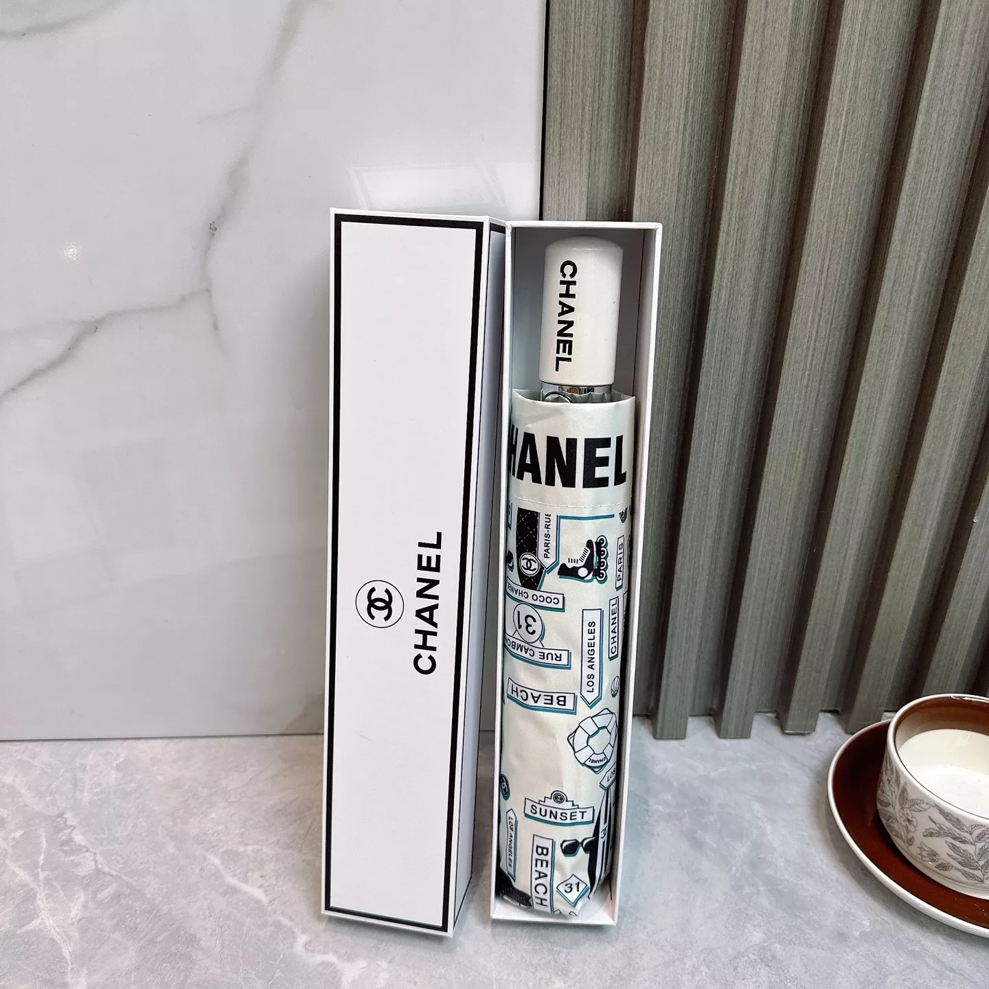 Chanel Umbrellas ModernLook 8632