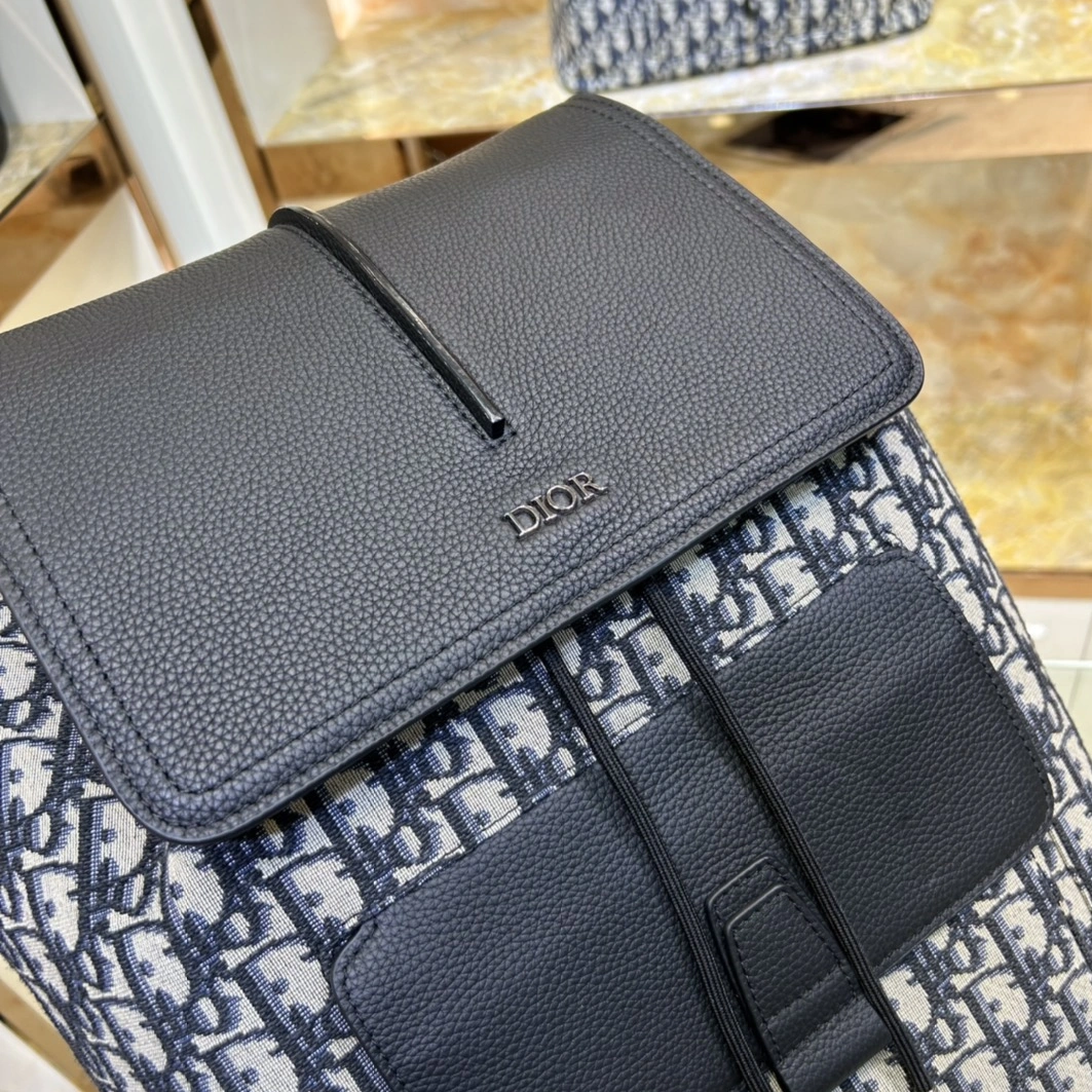 Christian Dior AAA Man Backpacks Practical 6068 - Image 4