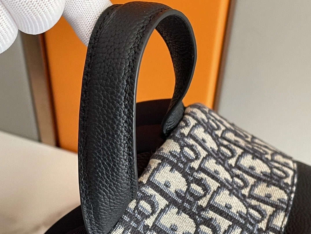 Christian Dior AAA Man Backpacks WellDesigned 3213 - Image 6