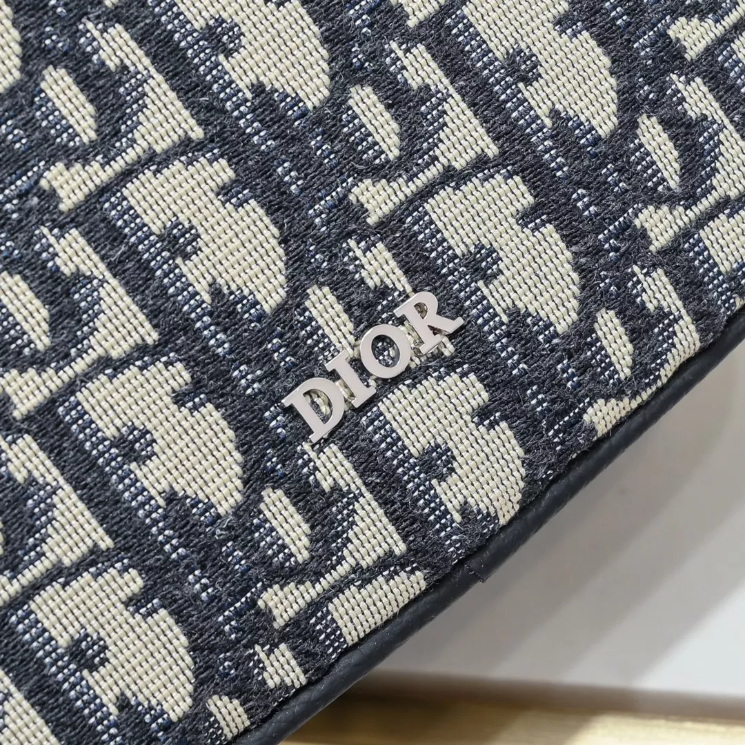 Christian Dior AAA Man Messenger Bags Trendsetting 3429 - Image 4