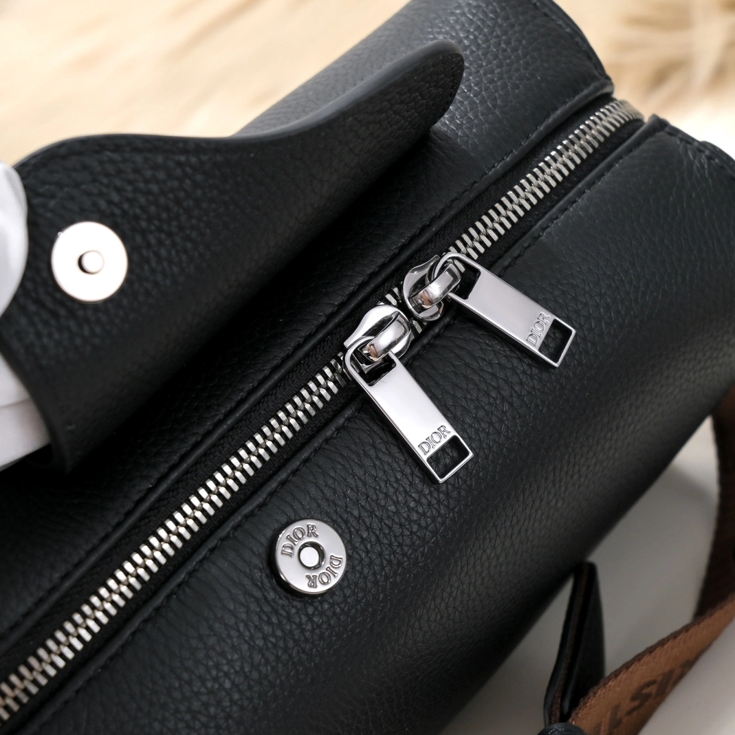 Christian Dior AAA Man Messenger Bags WellDesigned 4847 - Image 4