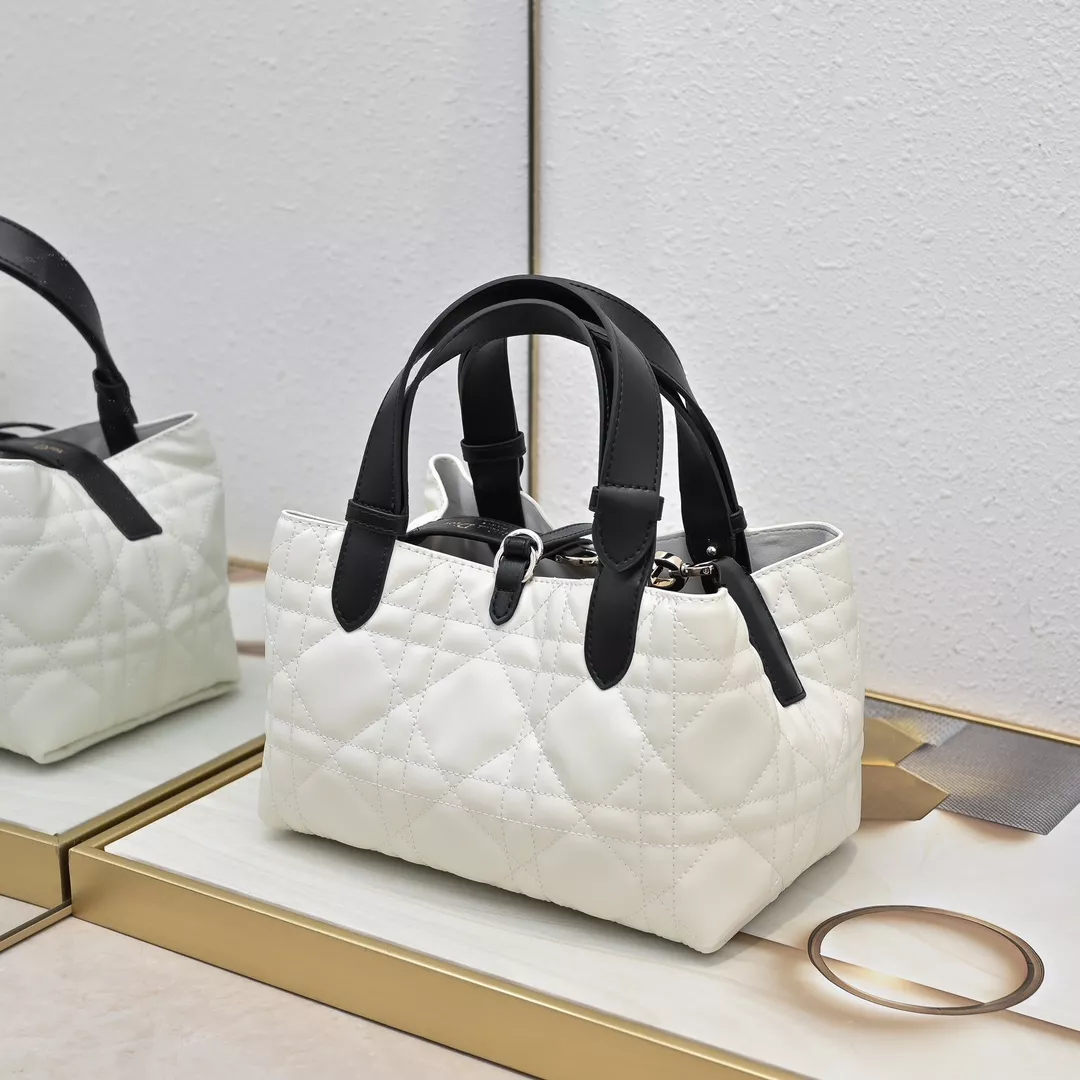 Christian Dior AAA Quality Handbags For Women Classic 6815 - Image 5