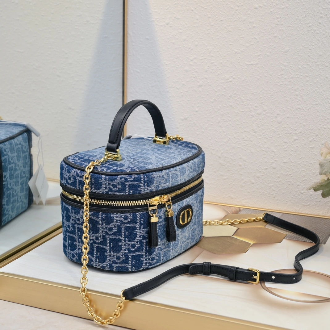 Christian Dior AAA Quality Handbags For Women Fashionable 3961