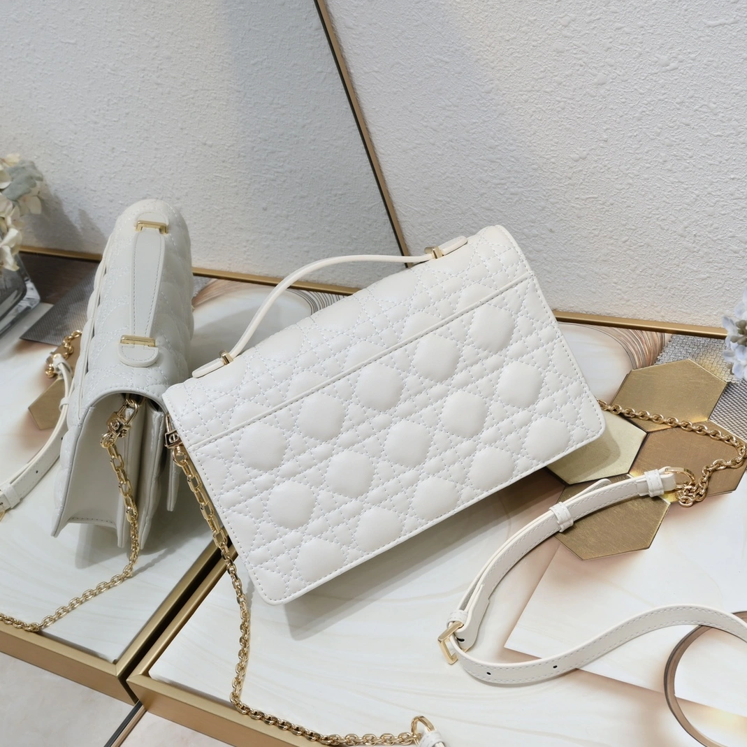 Christian Dior AAA Quality Messenger Bags For Women Comfortable 5085 - Image 3