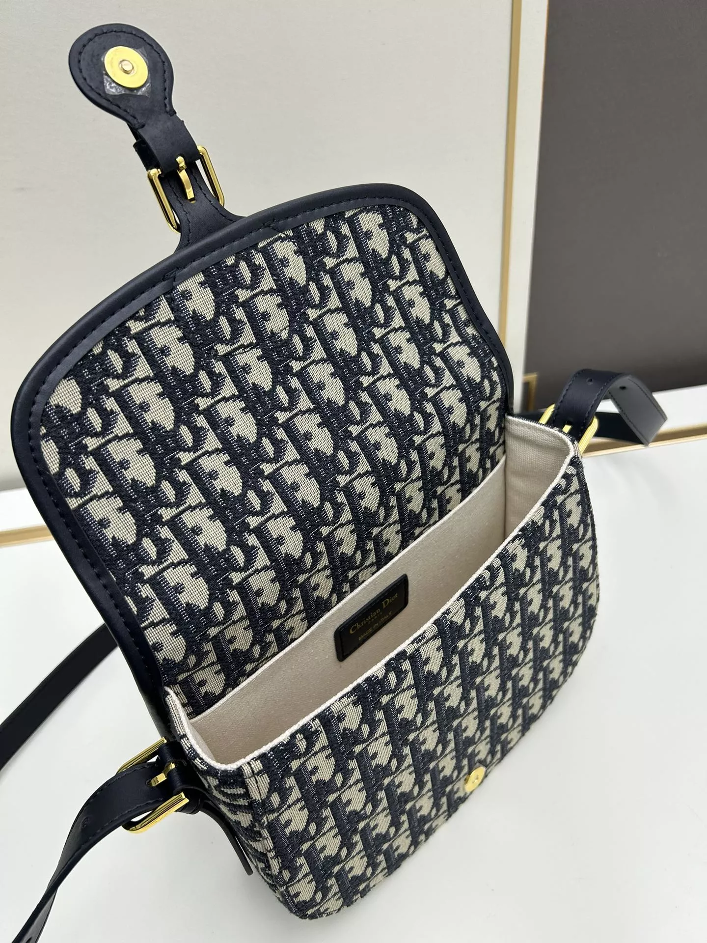 Christian Dior AAA Quality Messenger Bags For Women Elegant 8310 - Image 7