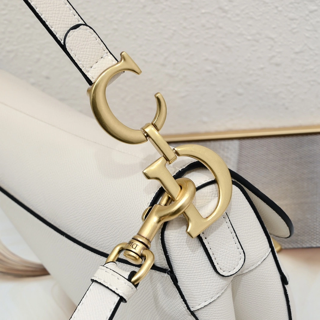 Christian Dior AAA Quality Messenger Bags For Women GoodFit 1943 - Image 3