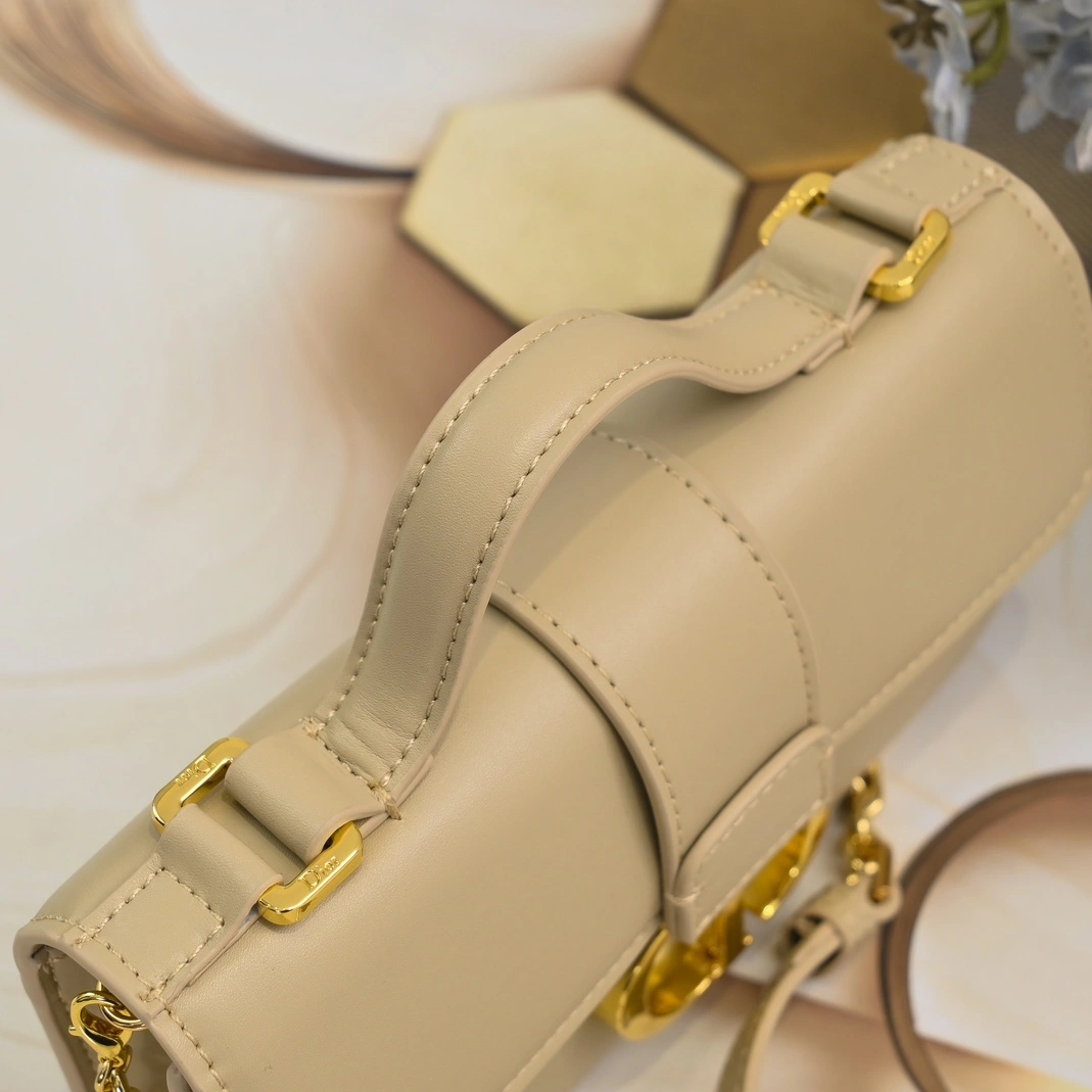 Christian Dior AAA Quality Messenger Bags For Women Lightweight 2577 - Image 4