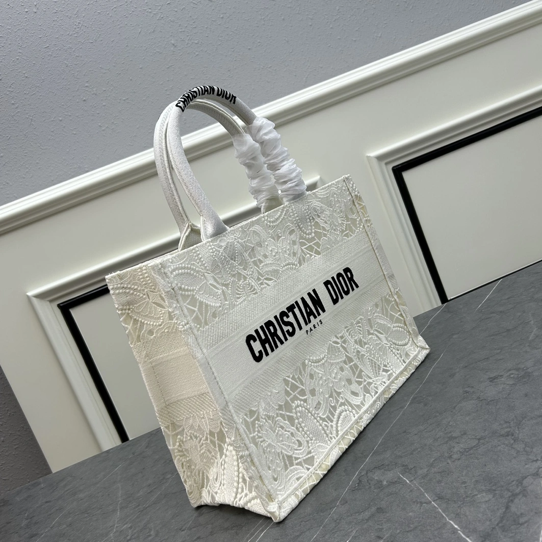 Christian Dior AAA Quality Tote-Handbags For Women Practical 9717
