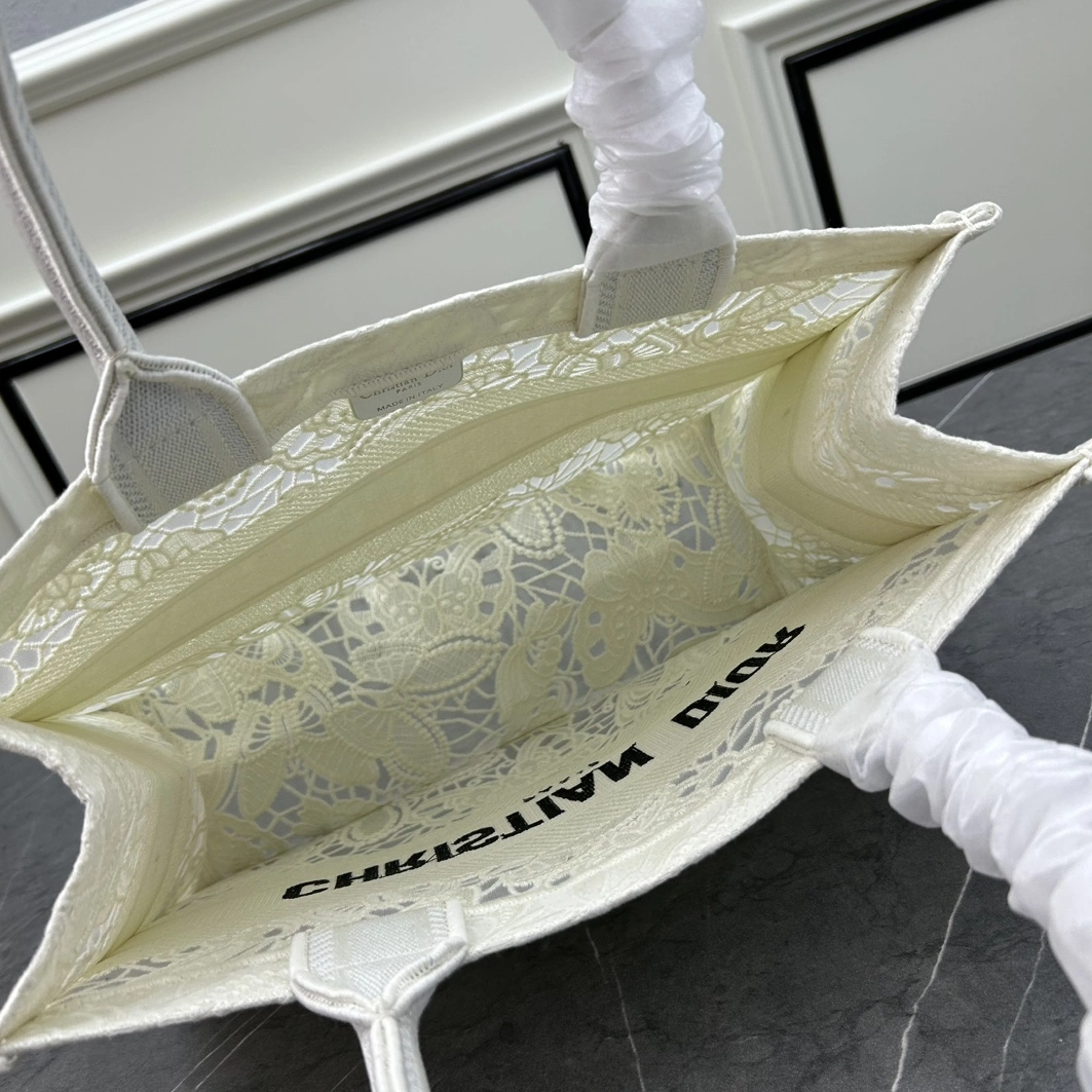 Christian Dior AAA Quality Tote-Handbags For Women Practical 9717 - Image 7