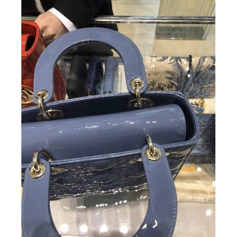 The bag m Christian Dior Mini Lady Dior Bag Blue Patent Cannage Calfskin - Image 9