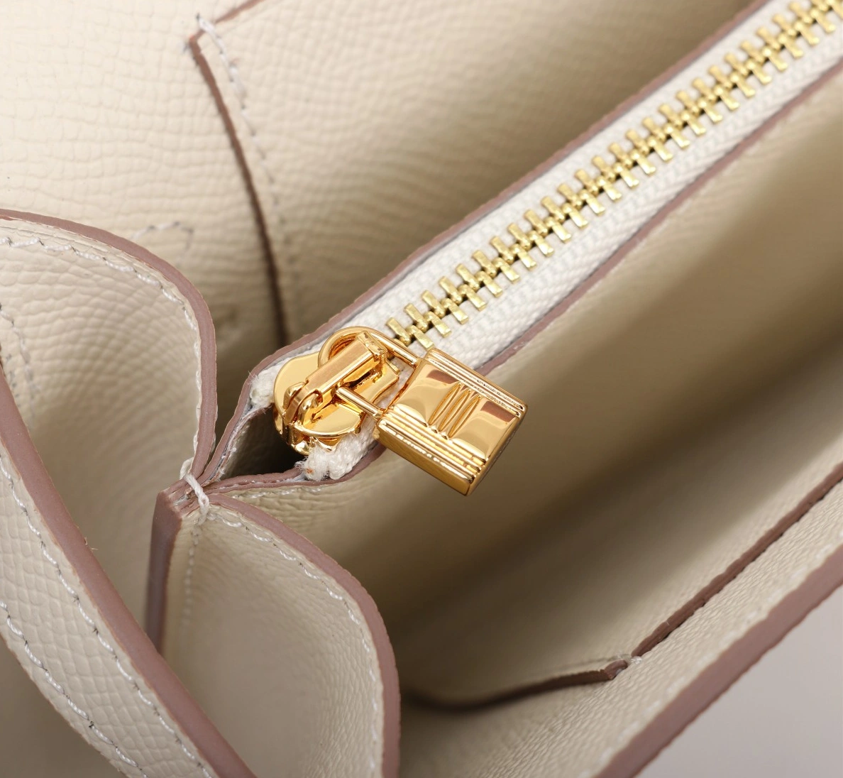 Classic 5796 Hermes AAA Quality Messenger Bags For Women - Image 5