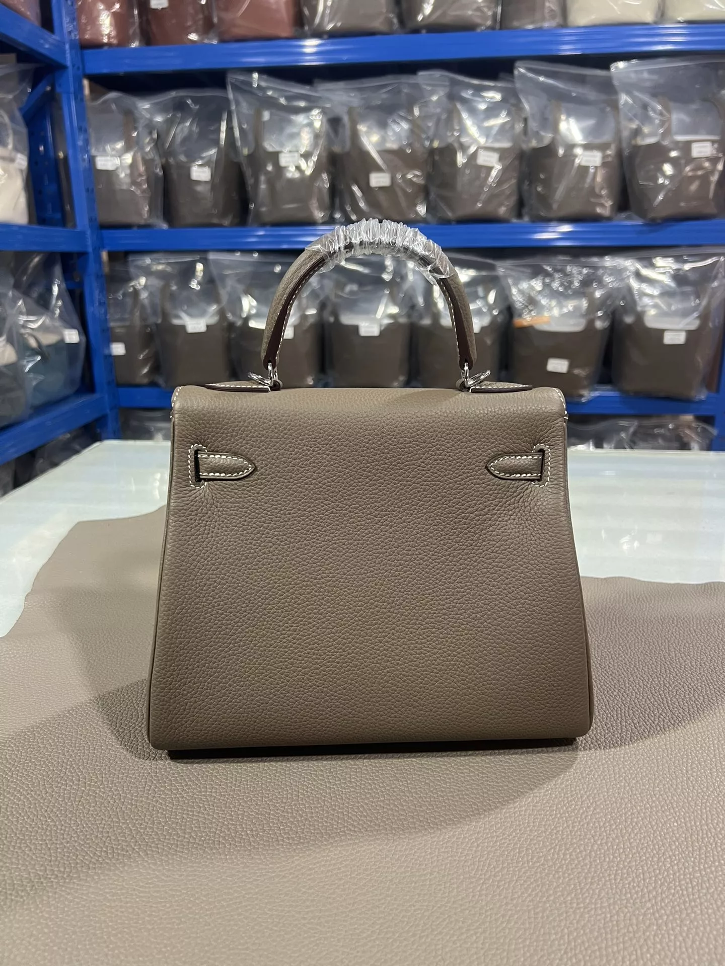 Comfortable 224 Hermes AAA Quality Handbags For Women - Image 3