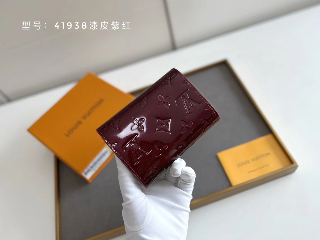 Comfortable 9090 Louis Vuitton LV Wallets