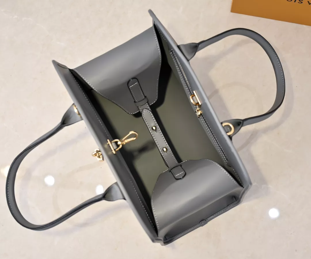 Compact 207 Louis Vuitton AAA Quality Handbags For Women - Image 7