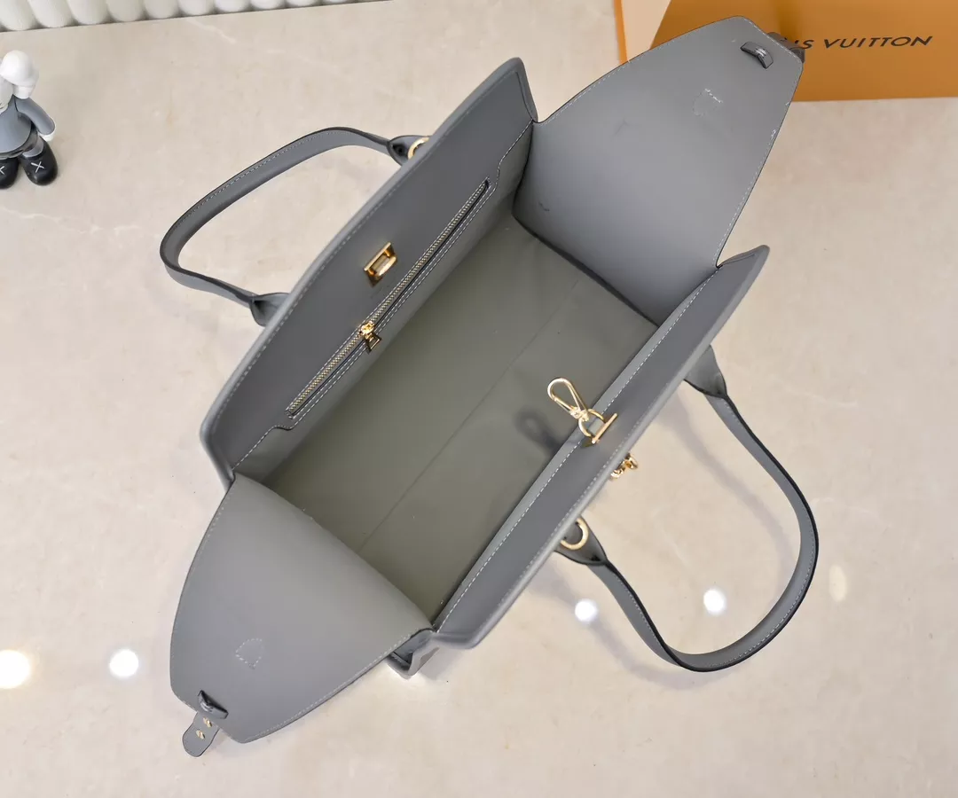 Compact 207 Louis Vuitton AAA Quality Handbags For Women - Image 8