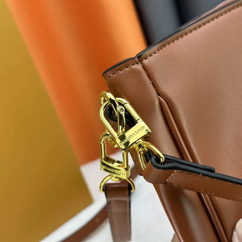 Compact 4222 Louis Vuitton AAA Quality Messenger Bags For Women - Image 6