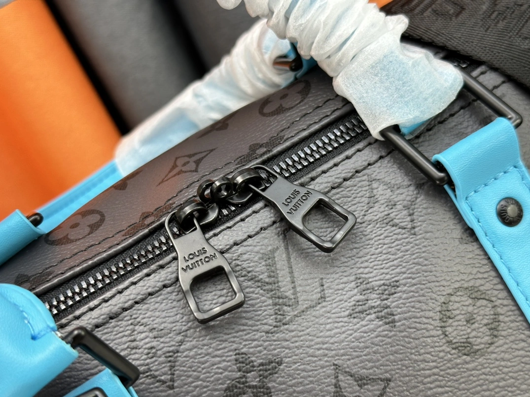 Compact 9747 Louis Vuitton Travel Bags - Image 6