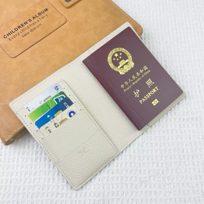 Cozy 4534 Hermes Card Case - Image 3