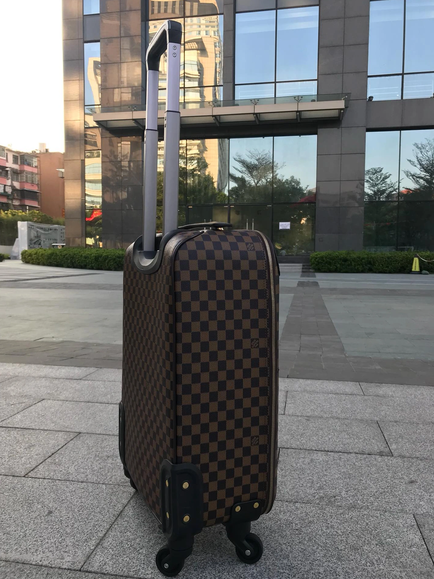 DailyWear 5814 Louis Vuitton Luggage