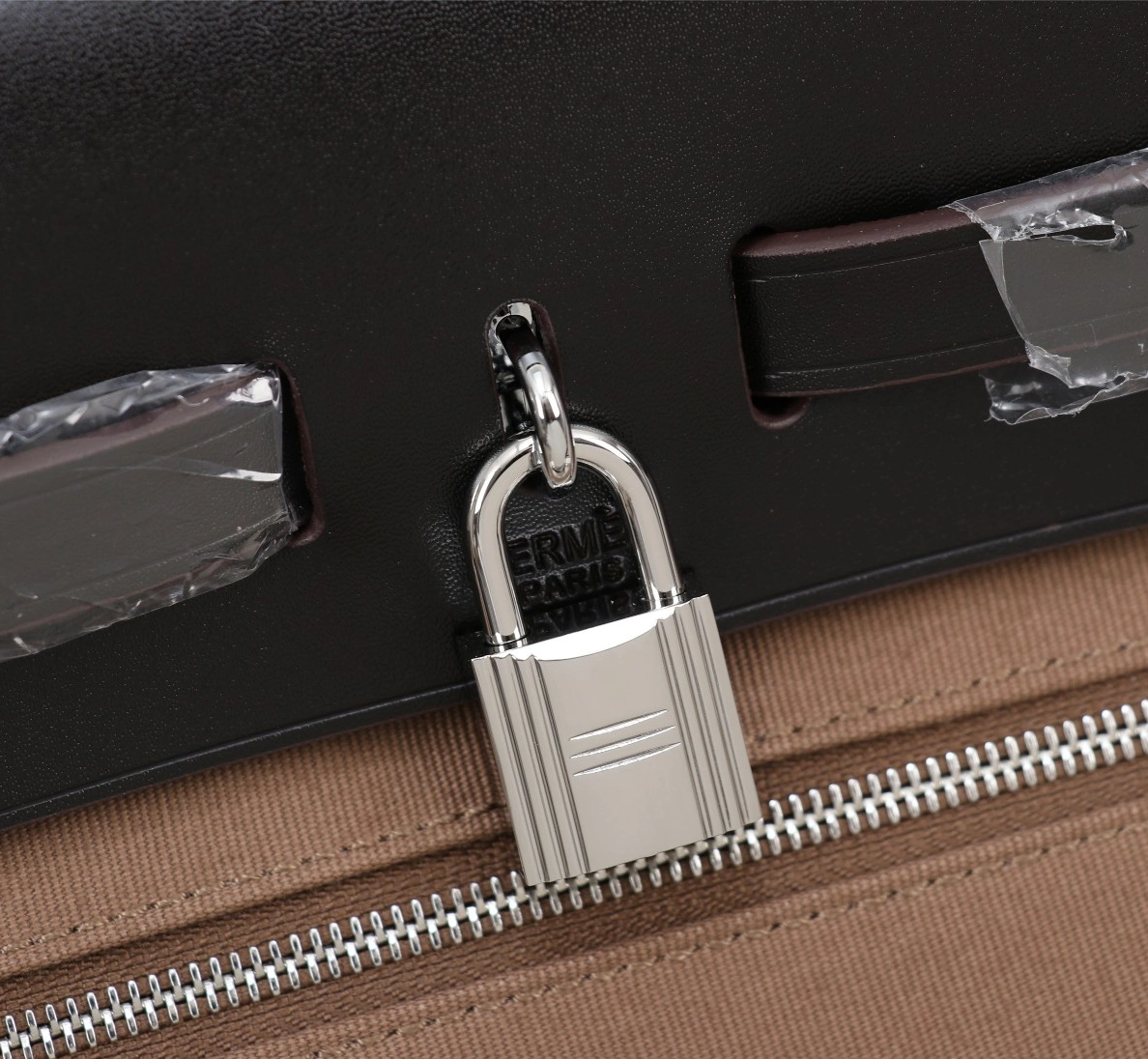 Durable 1108 Hermes AAA Quality Handbags For Women - Image 4