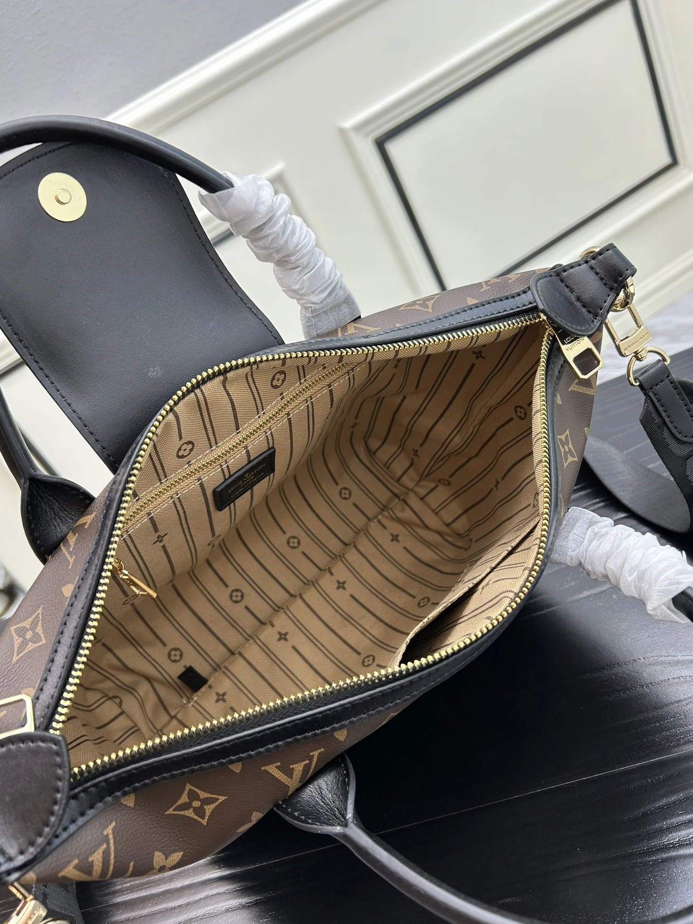 Durable 5734 Louis Vuitton AAA Quality Handbags For Women - Image 7