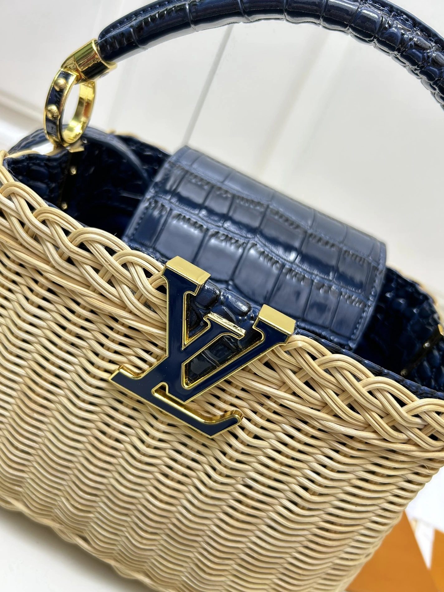 Durable 7794 Louis Vuitton AAA Quality Handbags In Navy For Women - Image 4