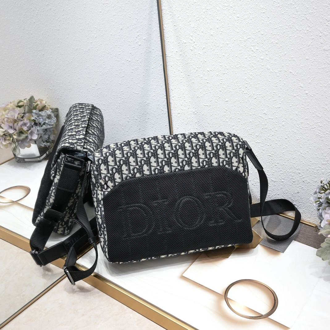 EasyMatch 1469 Christian Dior AAA Man Messenger Bags - Image 4