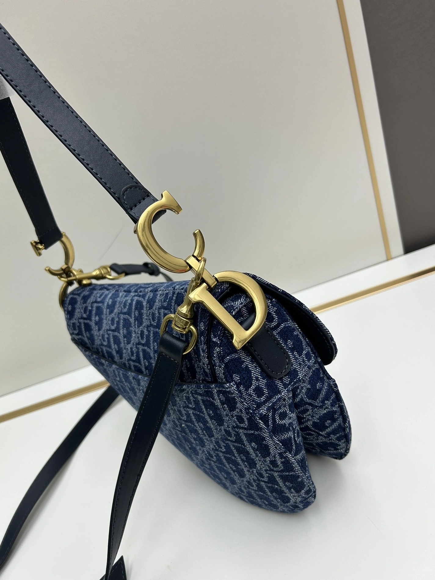 EasyMatch 2918 Christian Dior AAA Quality Messenger Bags For Women - Image 3