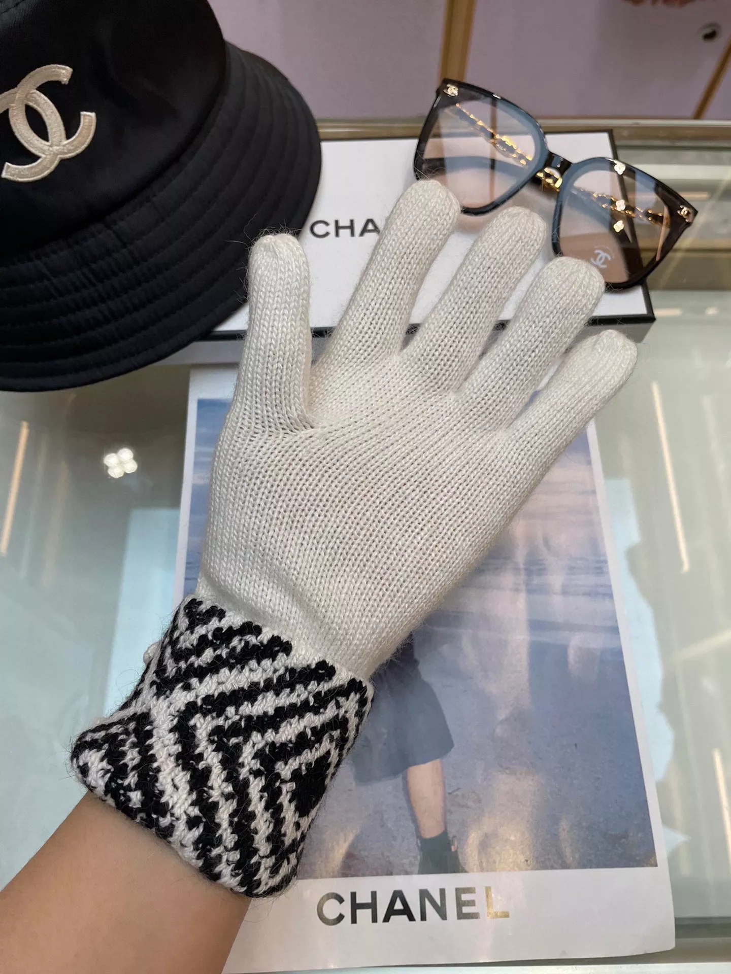 EasyMatch 6290 Chanel Gloves - Image 6