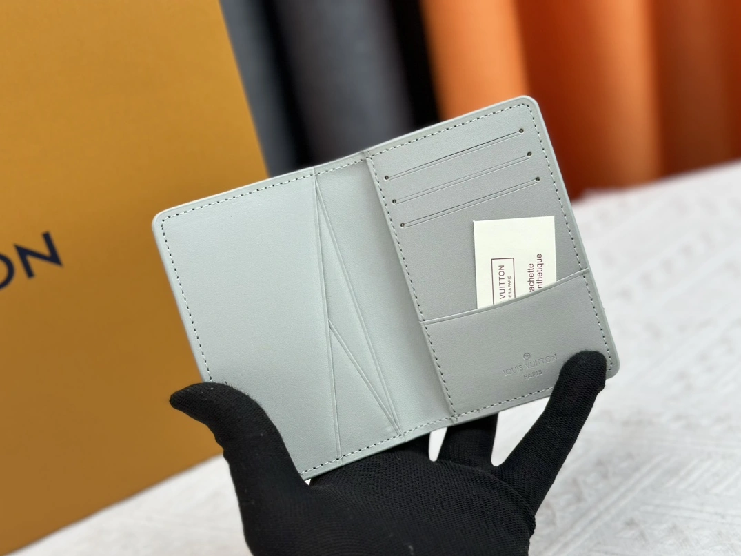 Efficient 1605 Louis Vuitton LV Card Case - Image 6